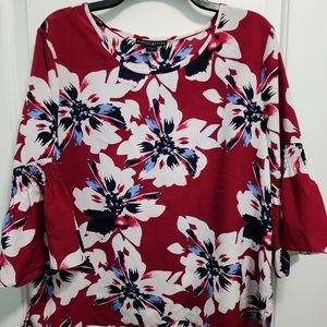 Red Simply Styled tropical floral print top. Sz L.